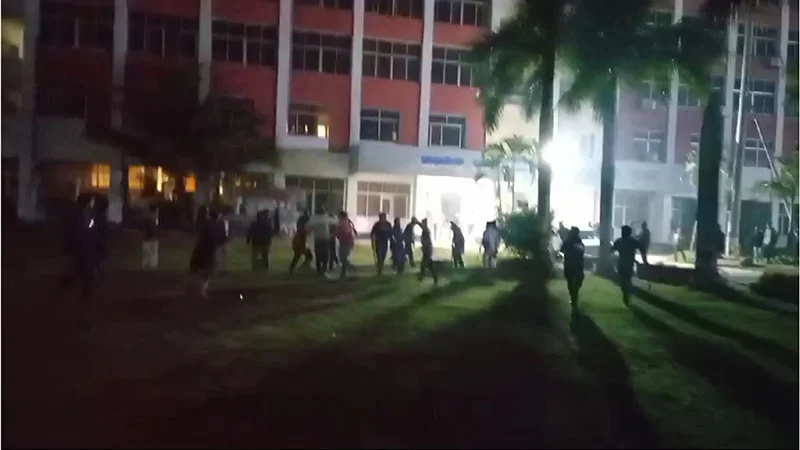 বৈষম্যবিরোধী কমিটি গঠন নিয়ে যবিপ্রবিতে দুই গ্রুপের সংঘর্ষ, শিক্ষকসহ আহত পাঁচ